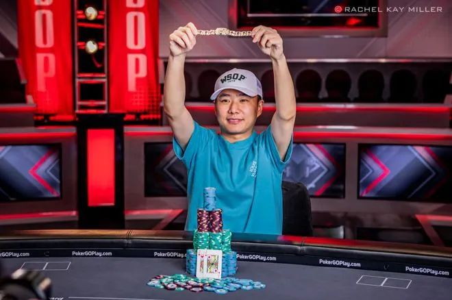 【APT扑克】2023 WSOP Day 19：中国选手李远夺冠；Jason Koon退赛；Phil Ivey豪客赛泡沫